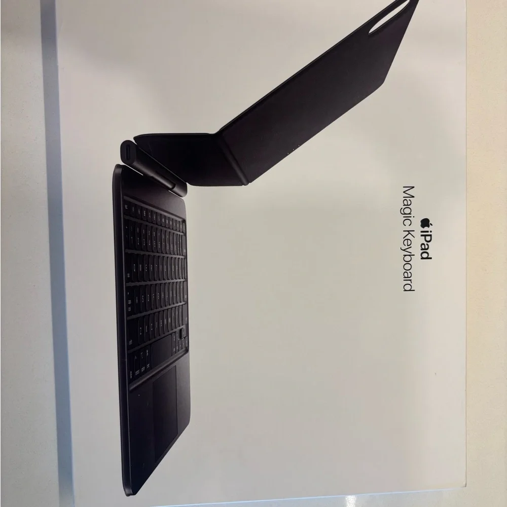 Apple iPad Magic Keyboard - White